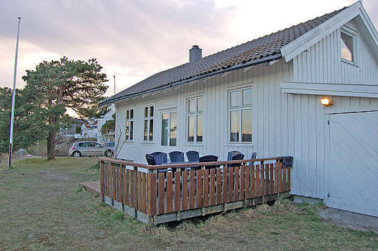 Nytt-bad-til-speiderhytta-fra-IKEA-Nabofond_span14-x Nytt-bad-til-speiderhytta-fra-IKEA-Nabofond_span14-x